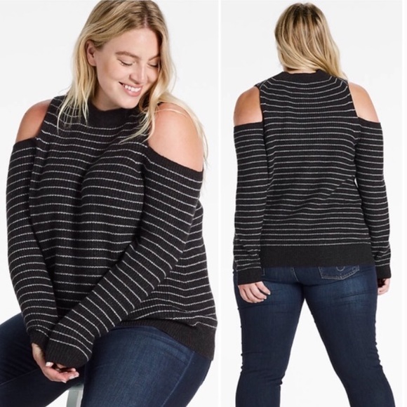 Lucky Brand Sweaters - •LUCKY BRAND• Gray Striped Cold Shoulder Sweater